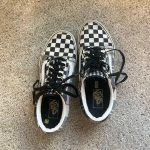 Black & white design mixed platform Vans